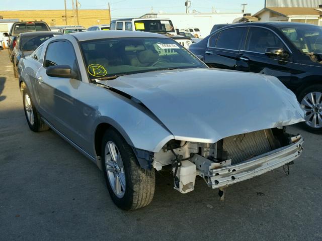 1ZVBP8AM3E5252000 - 2014 FORD MUSTANG SILVER photo 1