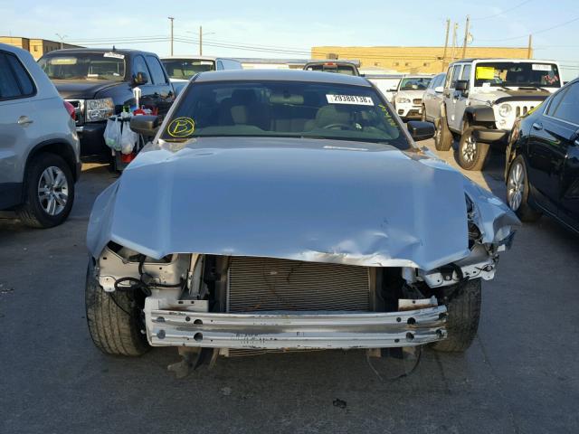 1ZVBP8AM3E5252000 - 2014 FORD MUSTANG SILVER photo 9