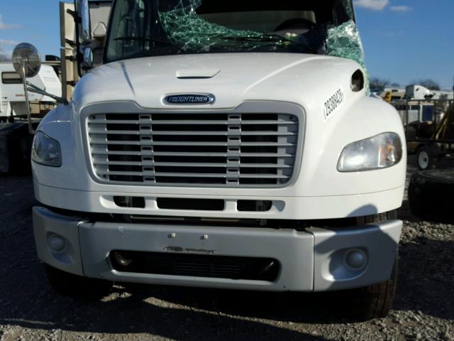 1FVACXCY0GHHD2472 - 2016 FREIGHTLINER M2 106 MED WHITE photo 7