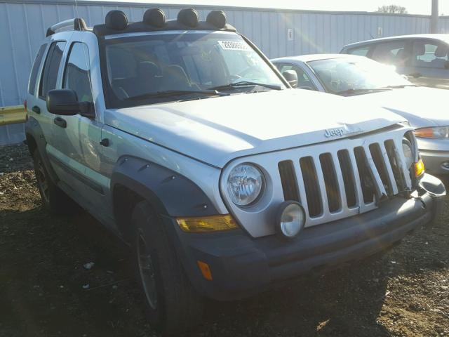 1J4GL38K65W632934 - 2005 JEEP LIBERTY RE SILVER photo 1
