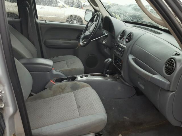 1J4GL38K65W632934 - 2005 JEEP LIBERTY RE SILVER photo 5