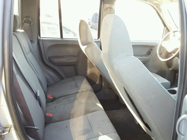 1J4GL38K65W632934 - 2005 JEEP LIBERTY RE SILVER photo 6