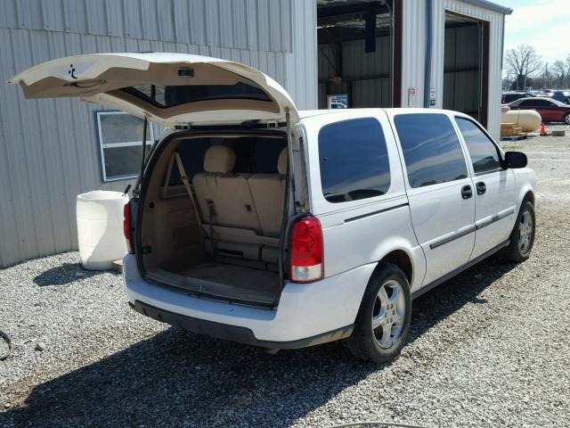 1GNDV23108D136076 - 2008 CHEVROLET UPLANDER L WHITE photo 4