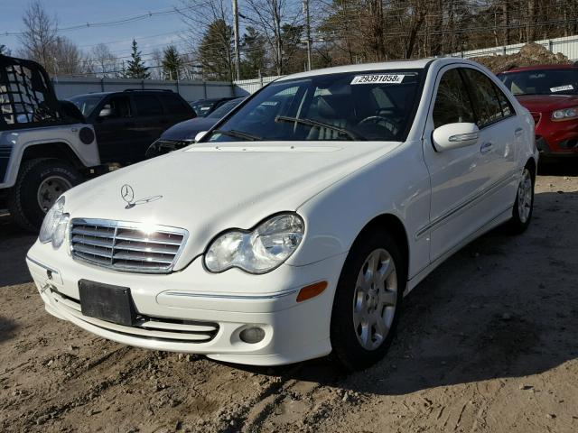 WDBRF92H06F787291 - 2006 MERCEDES-BENZ C GENERATI WHITE photo 2