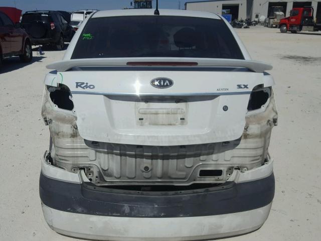 KNADE123886417002 - 2008 KIA RIO BASE WHITE photo 9