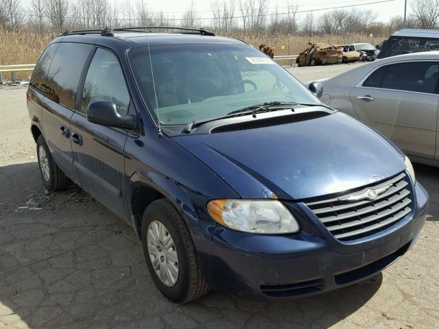 1C4GP45RX5B415332 - 2005 CHRYSLER TOWN & COU BLUE photo 1