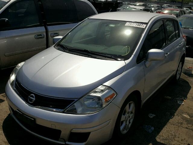 3N1BC13E38L417076 - 2008 NISSAN VERSA SILVER photo 2