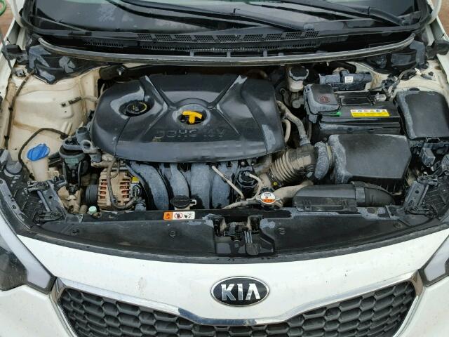 KNAFK4A63G5455644 - 2016 KIA FORTE WHITE photo 7