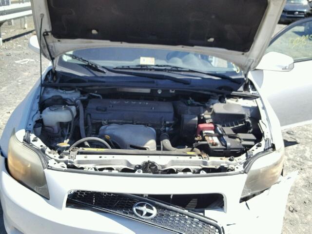 JTKDE167550052950 - 2005 TOYOTA SCION TC WHITE photo 7