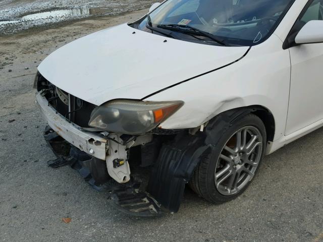 JTKDE167550052950 - 2005 TOYOTA SCION TC WHITE photo 9