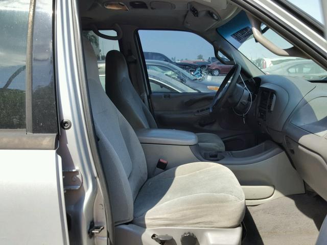 1FMPU16L82LA33044 - 2002 FORD EXPEDITION SILVER photo 5