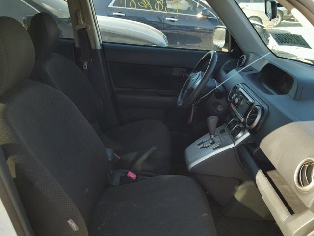 JTLZE4FE8A1110992 - 2010 TOYOTA SCION XB Ақ фото 5