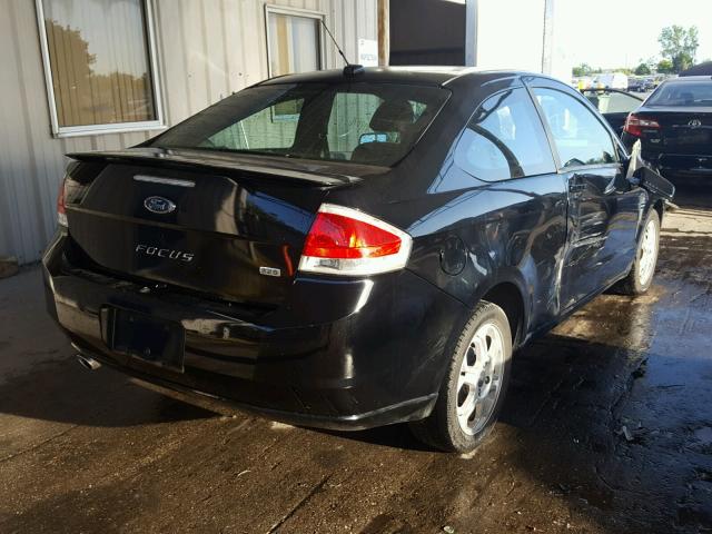 1FAHP33N98W207010 - 2008 FORD FOCUS SE BLACK photo 4