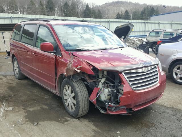 2A8HR54P78R666960 - 2008 CHRYSLER TOWN & COU MAROON photo 1