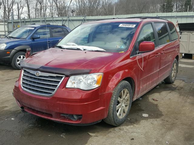 2A8HR54P78R666960 - 2008 CHRYSLER TOWN & COU MAROON photo 2