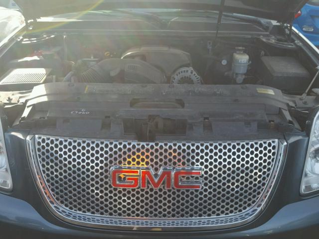 1GKFK63888J135990 - 2008 GMC YUKON DENA GRAY photo 7