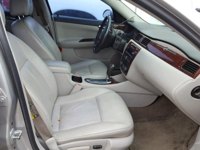 2G1WD58C869129248 - 2006 CHEVROLET IMPALA SUP 银色 照片 5
