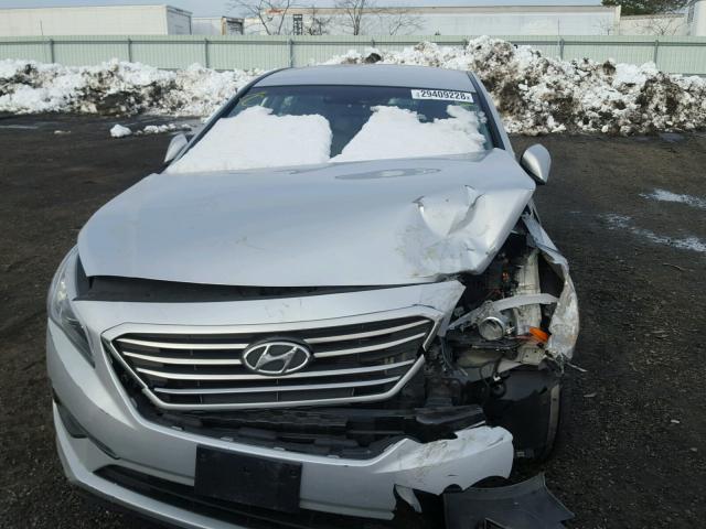 5NPE24AF0FH040424 - 2015 HYUNDAI SONATA SE SILVER photo 7