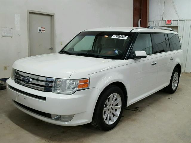 2FMDK52C89BA11075 - 2009 FORD FLEX SEL WHITE photo 2