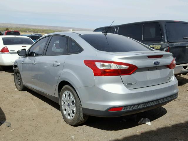 1FAHP3F22CL456163 - 2012 FORD FOCUS SE SILVER photo 3