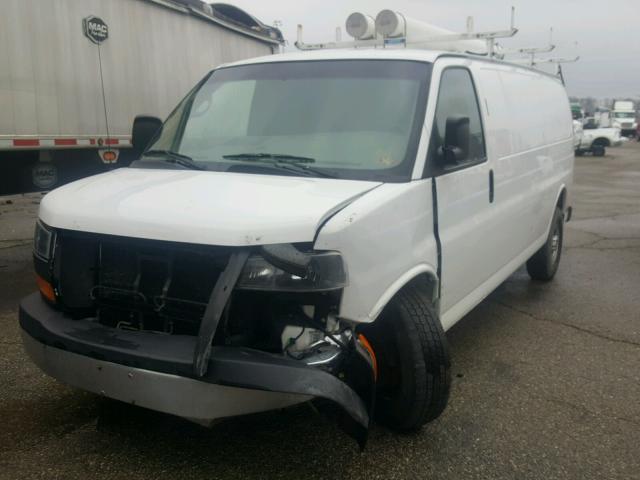 1GTZ7UBG7E1131500 - 2014 GMC SAVANA G35 WHITE photo 2