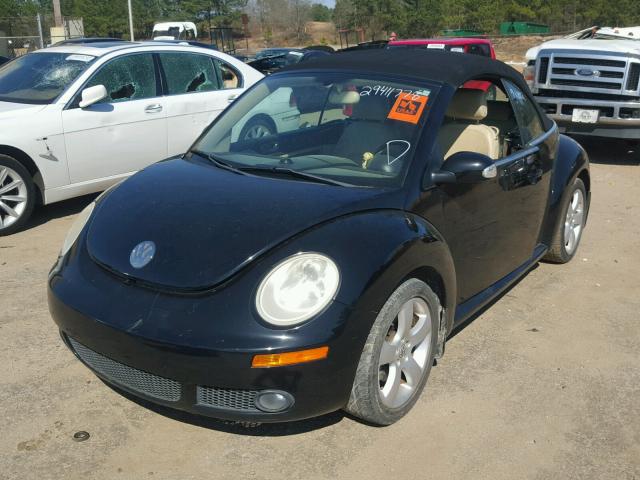 3VWSF31Y27M402779 - 2007 VOLKSWAGEN NEW BEETLE 黑色 照片 2