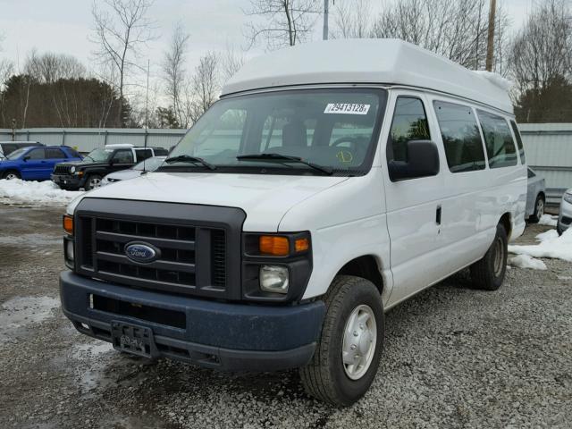 1FTNS24W19DA69246 - 2009 FORD ECONOLINE WHITE photo 2