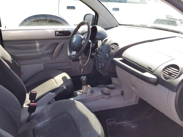 3VWBK21C31M427711 - 2001 VOLKSWAGEN NEW BEETLE 银色 照片 5