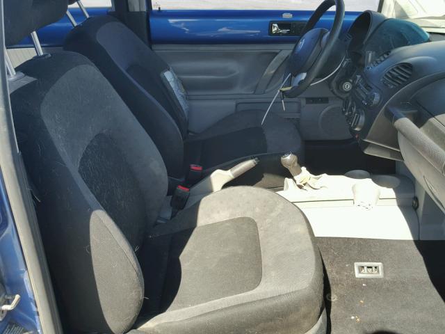 3VWCD21C6XM463660 - 1999 VOLKSWAGEN NEW BEETLE 蓝色 照片 5