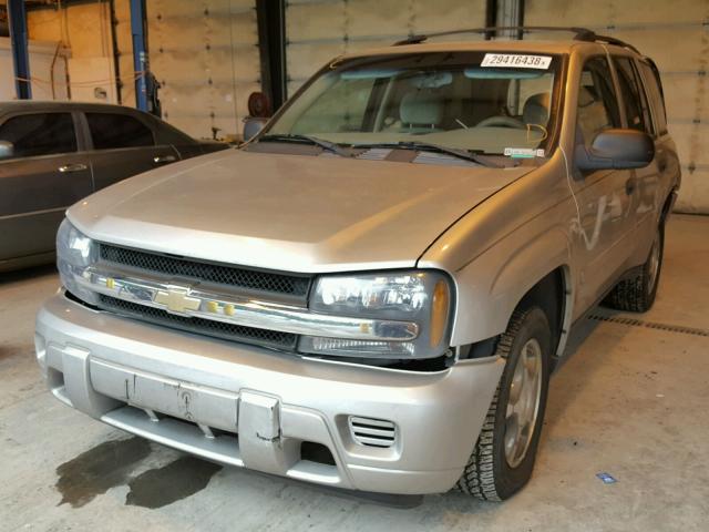 1GNDT13S772186783 - 2007 CHEVROLET TRAILBLAZE SILVER photo 2