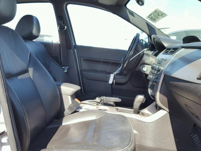 1FAHP3HN1AW186880 - 2010 FORD FOCUS SEL SILVER photo 5