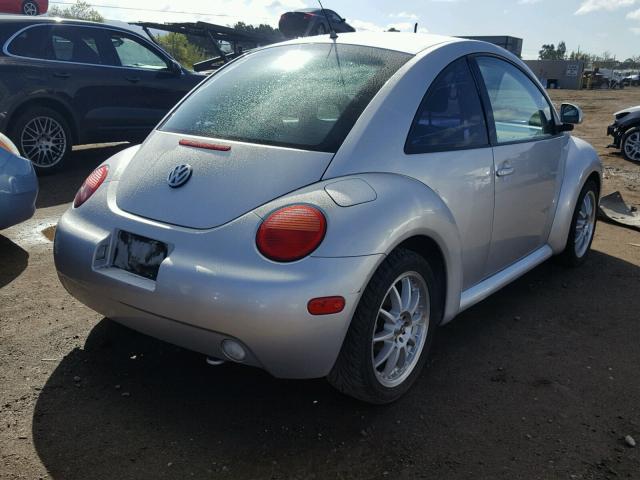 3VWBC21C3XM450315 - 1999 VOLKSWAGEN NEW BEETLE 银色 照片 4