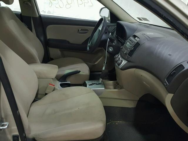 KMHDU46DX9U819817 - 2009 HYUNDAI ELANTRA GL BEIGE photo 5