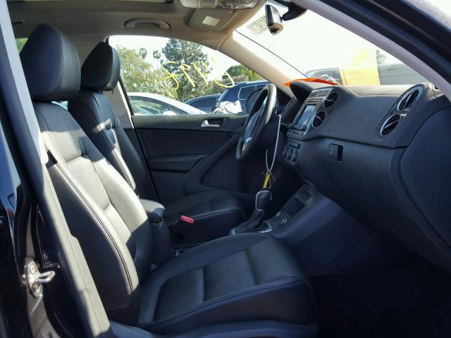 WVGUV7AX4HW505860 - 2017 VOLKSWAGEN TIGUAN SPO 黑色 照片 5