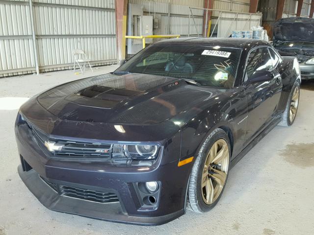 2G1FL1EP1D9806821 - 2013 CHEVROLET CAMARO ZL1 蓝色 照片 2