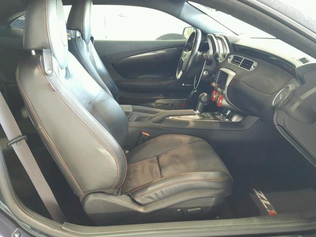 2G1FL1EP1D9806821 - 2013 CHEVROLET CAMARO ZL1 蓝色 照片 5