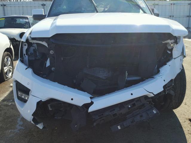 1FMJU2AT2GEF50287 - 2016 FORD EXPEDITION WHITE photo 9