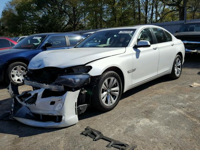 WBAKA4C53BC612650 - 2011 BMW 740 I WHITE photo 2