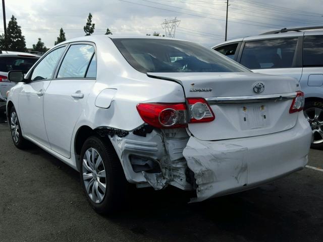 2T1BU4EE7CC900560 - 2012 TOYOTA COROLLA BA WHITE photo 3