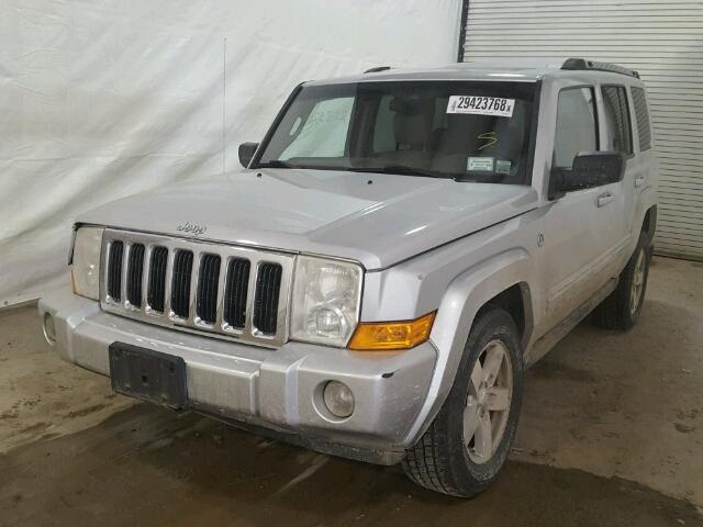 1J8HG58N28C199809 - 2008 JEEP COMMANDER SILVER photo 2