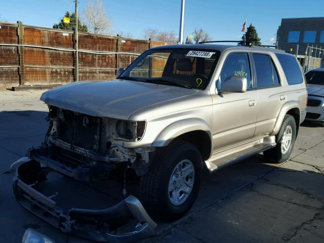 JT3HN86R029077446 - 2002 TOYOTA 4RUNNER SR GOLD photo 2