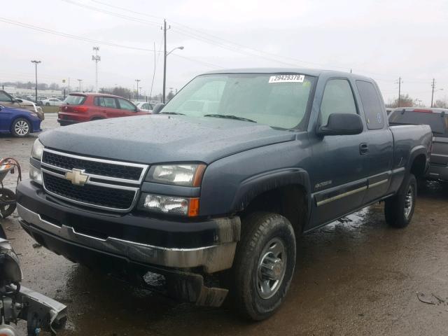 1GCHC29U27E176072 - 2007 CHEVROLET SILVERADO BLUE photo 2