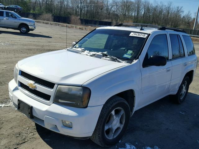 1GNDT13S562172685 - 2006 CHEVROLET TRAILBLAZE WHITE photo 2