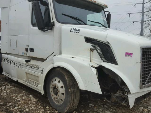 4V4NC9GHX5N390245 - 2005 VOLVO VN VNL WHITE photo 9