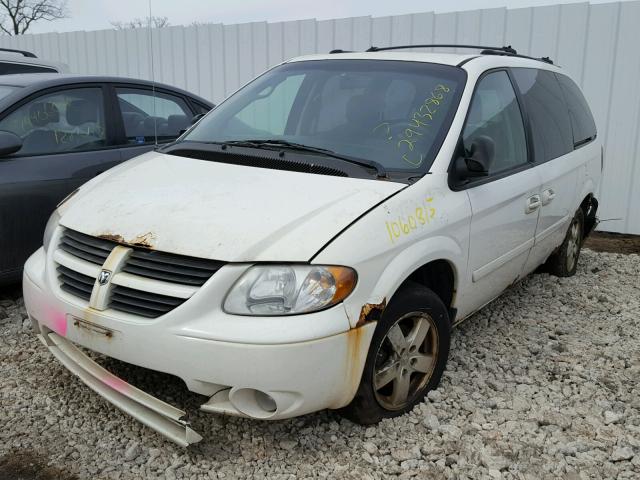 2D4GP44L65R230910 - 2005 DODGE GRAND CARA WHITE photo 2