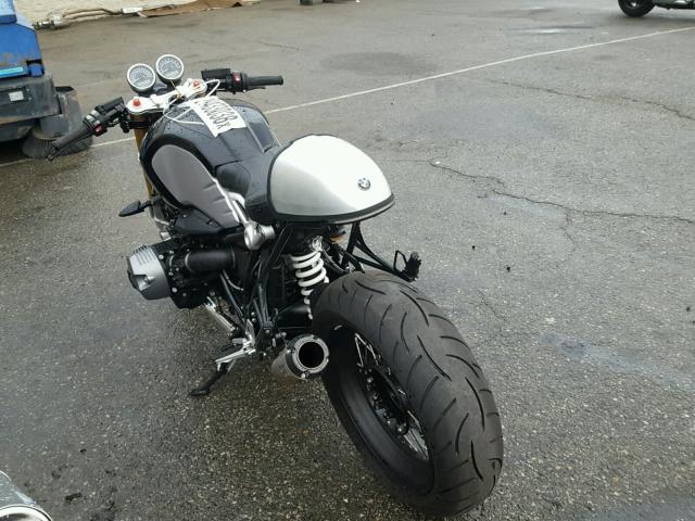 WB10J0309HZ698105 - 2017 BMW R NINE T SILVER photo 3