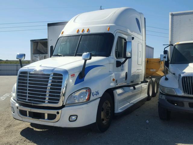 1FUJGLDR1ASAS4559 - 2010 FREIGHTLINER CASCADIA 1 WHITE photo 2