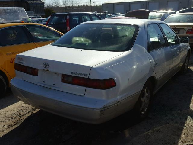 JT2BG22K2X0354507 - 1999 TOYOTA CAMRY LE WHITE photo 4