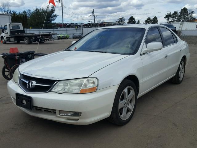 19UUA56842A005774 - 2002 ACURA 3.2TL TYPE WHITE photo 2