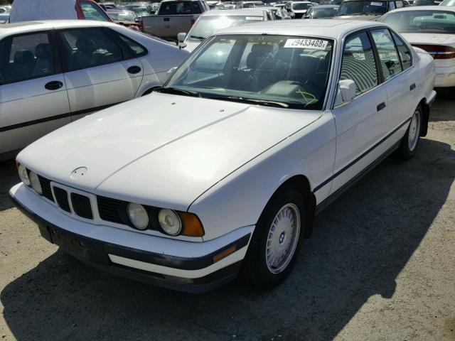 WBAHC1319LBC91059 - 1990 BMW 525 I WHITE photo 2